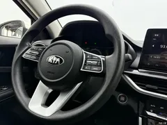 2021 Kia K3 1.5L CVT Fashion, белый — фото 19