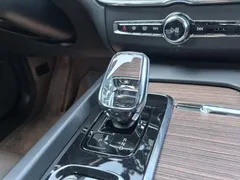 2023 Volvo XC60 4WD Luxury, синий — фото 12