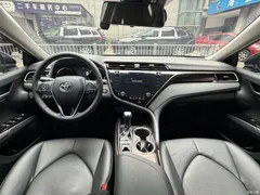 2019 Toyota Camry 2.5G Luxury National VI — фото 12
