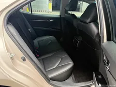 2019 Toyota Camry 2.5G Luxury National VI — фото 13