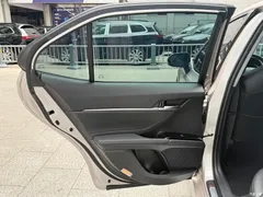 2019 Toyota Camry 2.5G Luxury National VI — фото 18