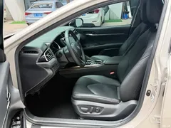 2019 Toyota Camry 2.5G Luxury National VI — фото 19