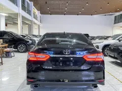 2021 Toyota Camry 2.5G Luxury, чёрный — фото 7
