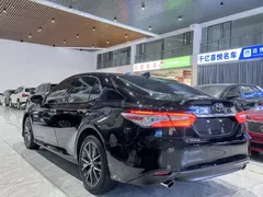 2021 Toyota Camry 2.5G Luxury, чёрный — фото 8