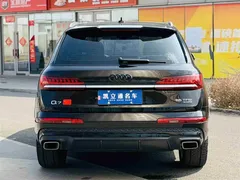 2022 Audi Q7 55 TFSI quattro S line, чёрный — фото 5