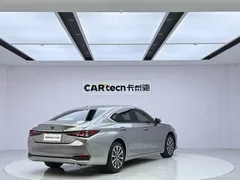 2021 Lexus ES 200 — фото 5