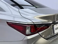 2021 Lexus ES 200 — фото 12