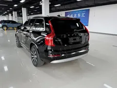 2022 Volvo XC90 B5 Luxury 5-seat, чёрный — фото 3