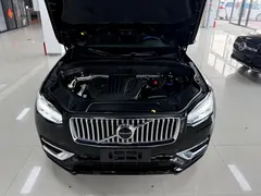 2022 Volvo XC90 B5 Luxury 5-seat, чёрный — фото 14
