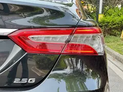 2021 Toyota Camry 2.5G Luxury, чёрный — фото 22