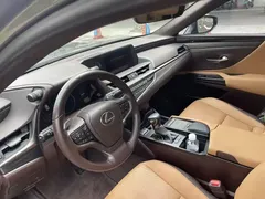 2021 Lexus ES 200 — фото 13