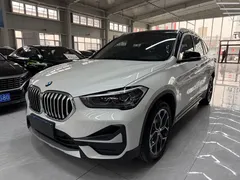 2022 BMW X1, белый — фото 1