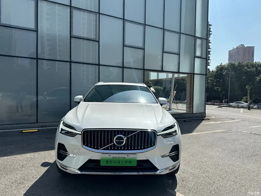 2022 Volvo XC60 Plug-in Hybrid T8 PHEV Long Range 4WD Zhiyuan Luxury