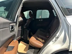 2022 Volvo XC60 Plug-in Hybrid T8 PHEV Long Range 4WD Zhiyuan Luxury, белый — фото 8