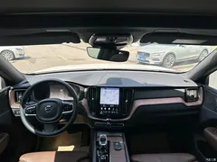 2022 Volvo XC60 Plug-in Hybrid T8 PHEV Long Range 4WD Zhiyuan Luxury, белый — фото 9