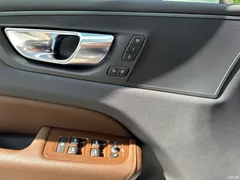 2022 Volvo XC60 Plug-in Hybrid T8 PHEV Long Range 4WD Zhiyuan Luxury, белый — фото 14
