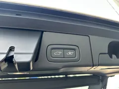 2022 Volvo XC60 Plug-in Hybrid T8 PHEV Long Range 4WD Zhiyuan Luxury, белый — фото 17