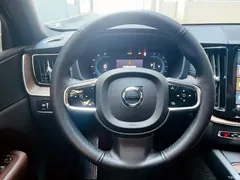 2022 Volvo XC60 B5 4WD Zhiyuan Luxury — фото 11