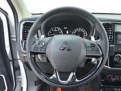 2021 Mitsubishi Outlander 2.4L 4WD Enjoy 7 seats, белый — фото 9