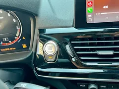 2021 BMW 1 Series 120i M, белый — фото 40