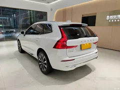 2023 Volvo XC60 B5 4WD Zhiyuan Luxury, белый — фото 6