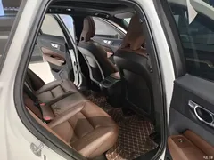2023 Volvo XC60 B5 4WD Zhiyuan Luxury, белый — фото 12