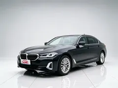 2022 BMW 5 Series 525Li Luxury Package, чёрный — фото 1
