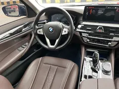 2022 BMW 5 Series 525Li Luxury Package, чёрный — фото 15