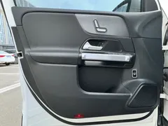 2021 Mercedes-Benz GLB 200 Sport, белый — фото 6