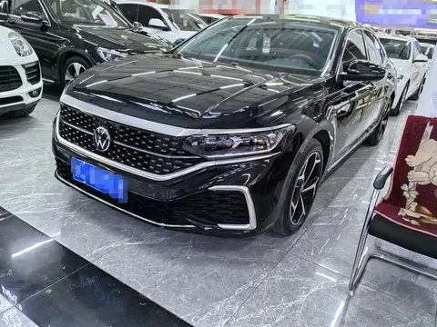 2023 Volkswagen Passat 330TSI Elite