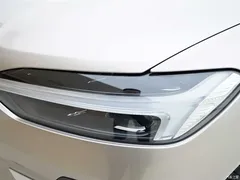 2024 Volvo XC60 Plug-in Hybrid T8 PHEV Long Range 4WD Zhiyuan Luxury — фото 14