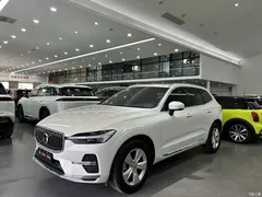 2022 Volvo XC60 B5 4WD Zhiyi Luxury, белый — фото 1
