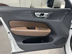 2022 Volvo XC60 B5 4WD Zhiyi Luxury, белый — фото 5
