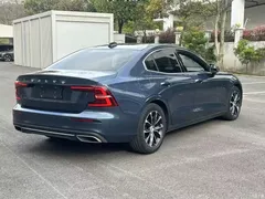 2021 Volvo S60 T4 Zhiyi Luxury, синий — фото 14