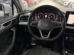 2022 Volkswagen Tiguan L 380TSI AT 4WD R-Line 7-seat, белый — фото 10
