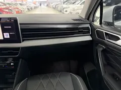 2022 Volkswagen Tiguan L 380TSI AT 4WD R-Line 7-seat, белый — фото 11