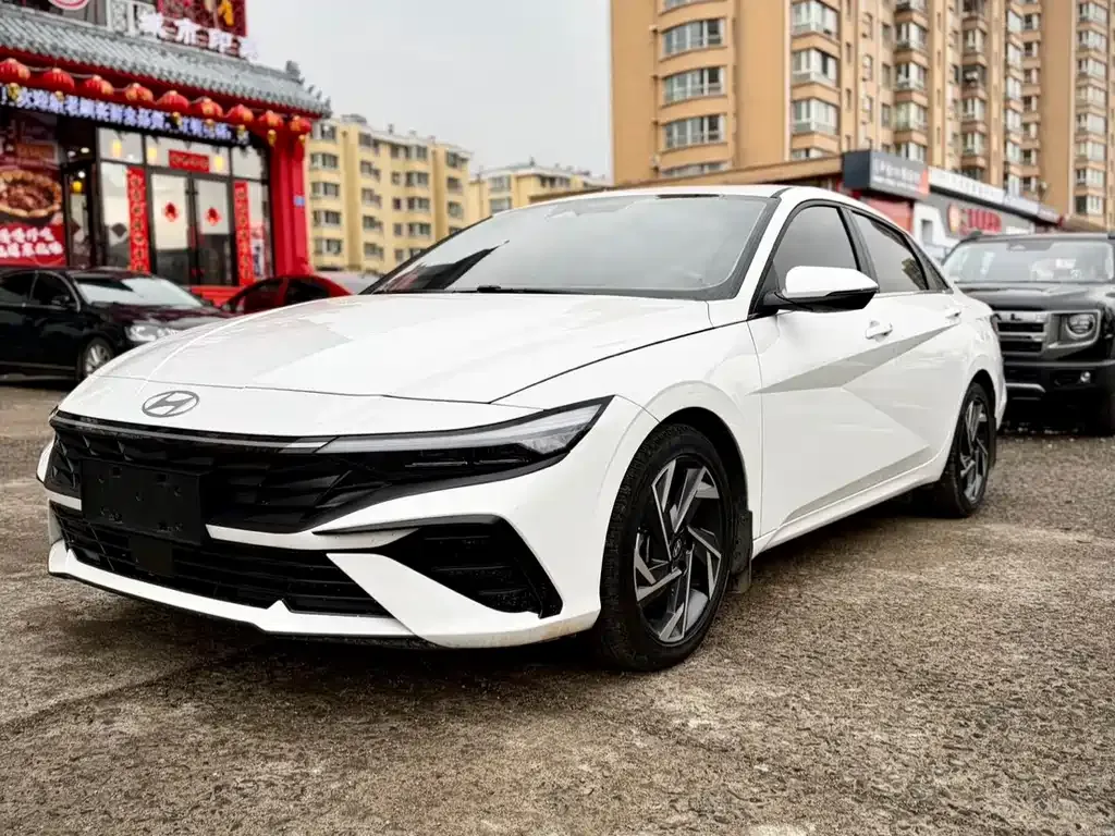 2023 Hyundai Elantra 1.5L CVT LUX Premium
