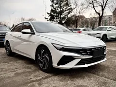 2023 Hyundai Elantra 1.5L CVT LUX Premium, белый — фото 3