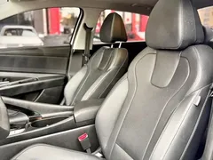 2023 Hyundai Elantra 1.5L CVT LUX Premium, белый — фото 17