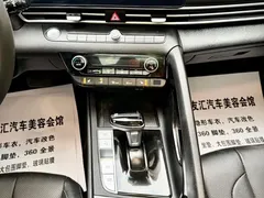2023 Hyundai Elantra 1.5L CVT LUX Premium, белый — фото 24