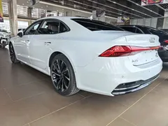 2022 Audi A7L A7 L 55 TFSI quattro S-line, белый — фото 2