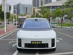 2025 Li Auto i8 Standard, белый — фото 2
