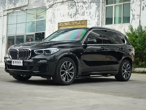 2021 BMW X5 xDrive40i M