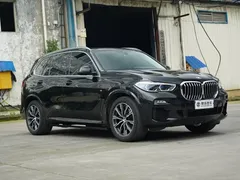 2021 BMW X5 xDrive40i M, чёрный — фото 3