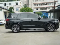 2021 BMW X5 xDrive40i M, чёрный — фото 18