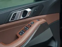 2021 BMW X5 xDrive40i M, чёрный — фото 24