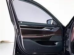 2021 BMW 7 Series 7 730Li, чёрный — фото 10