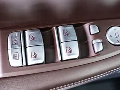 2021 BMW 7 Series 7 730Li, чёрный — фото 18