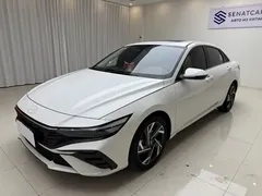 2023 Hyundai Elantra 1.5L CVT LUX Premium, белый — фото 1