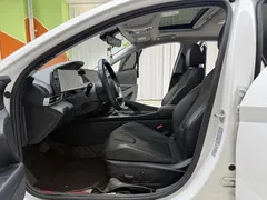 2023 Hyundai Elantra 1.5L CVT LUX Premium, белый — фото 4